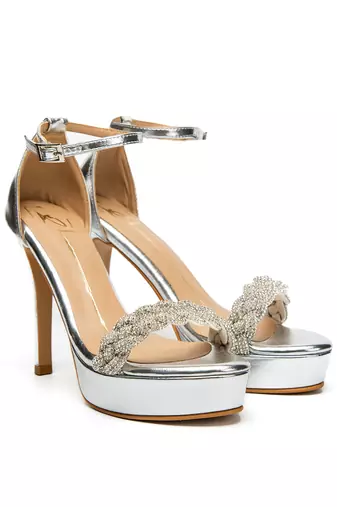 Silver heels With leather finish
