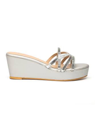 Silver faux leather finish block heel 5