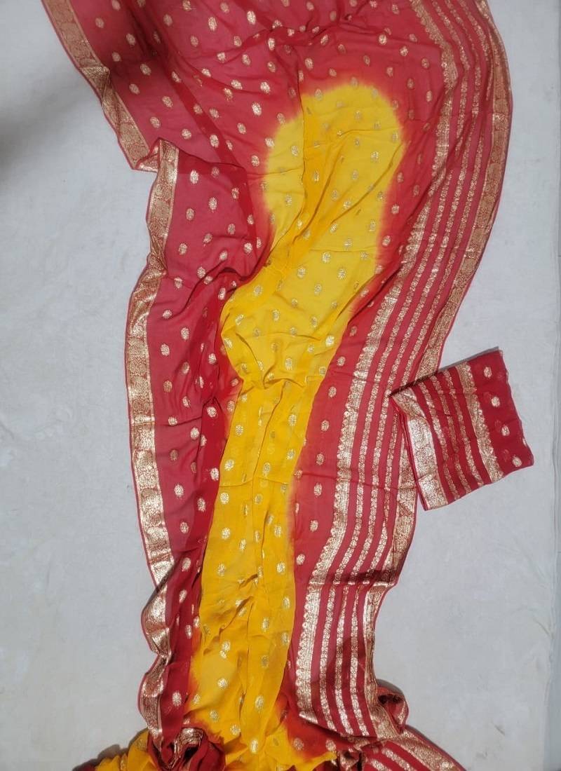 White 2D Shaded Viscose Georgette Saree