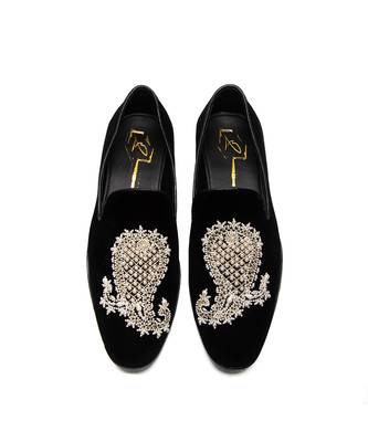 Black velvet mocassins with embroidery detailing 2