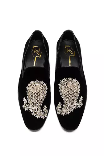 Black velvet mocassins with embroidery detailing