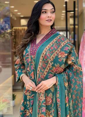 Green Floral Printed Cotton Kurta and Pant Set with Mulmul Dupatta 4
