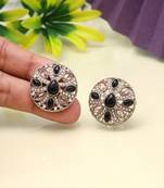 Deep black color tops stud earrings