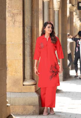Women Rayon Print Kurta With Palazzo 3