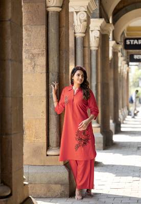 Women Rayon Print Kurta With Palazzo 4