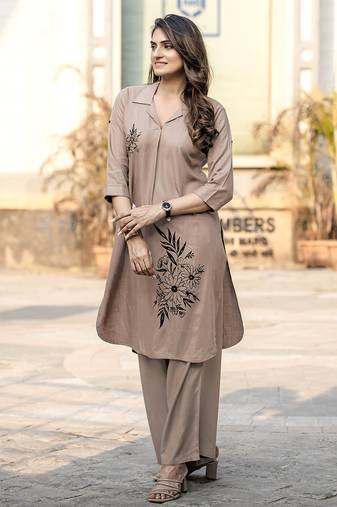 Women Rayon Print Kurta With Palazzo