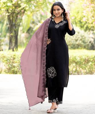 Women Thread & Hand work Viscose weaving Kurta With Trouser & Dupatta 1