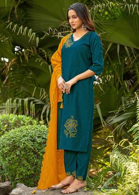 Women Thread & Hand work Viscose weaving Kurta With Trouser & Dupatta 3