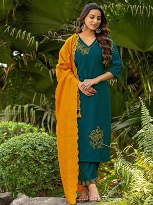 Women Thread & Hand work Viscose weaving Kurta With Trouser & Dupatta 4