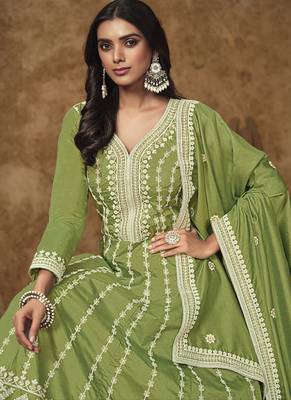 Light green dola silk embroidered anarkali suit 3