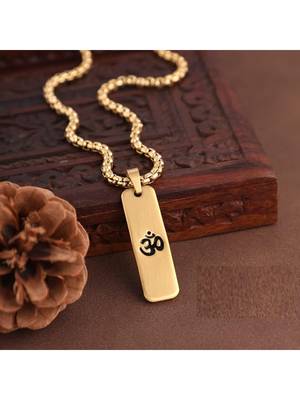 men om design gold plated rectangular shape pendant 3