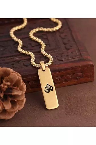 men om design gold plated rectangular shape pendant