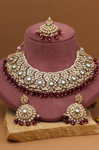 Deep maroon color kundan necklace set