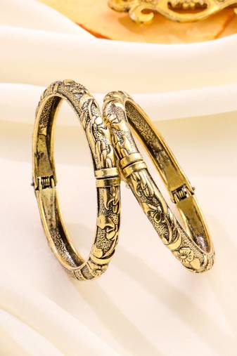   set of 2 gold plated floral design oxidised bangles