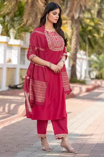 Pink cotton blend embroidered kurta set with dupatta for women