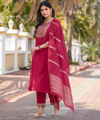 Pink cotton blend embroidered kurta set with dupatta for women 3