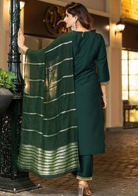 Dark green chinnon embroidered kurta set with dupatta for women 2