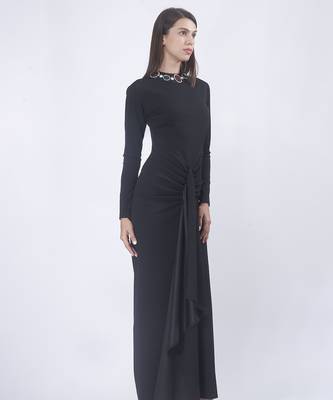 Black crepe plain long dress 3