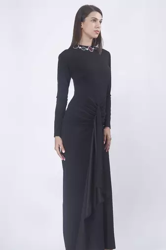 Black crepe plain long dress