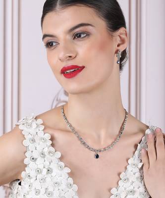 Blue ad sleek necklace set 2