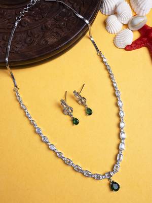 Green ad sleek necklace set 1
