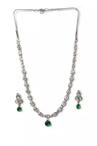 Green ad sleek necklace set