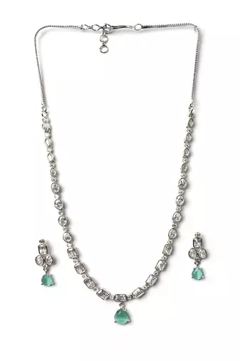 Turquoise ad sleek necklace set