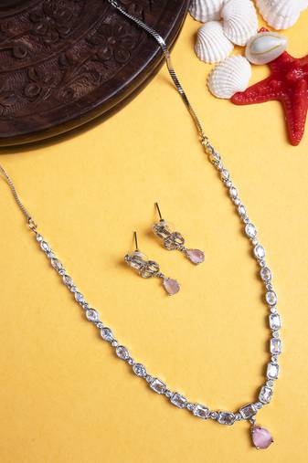 Pink ad sleek necklace set