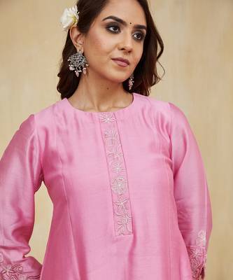 Pastel pink floral embroidered chanderi kurti 2