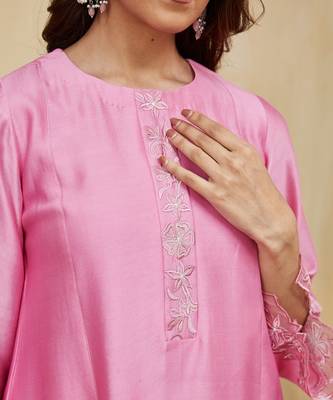 Pastel pink floral embroidered chanderi kurti 4