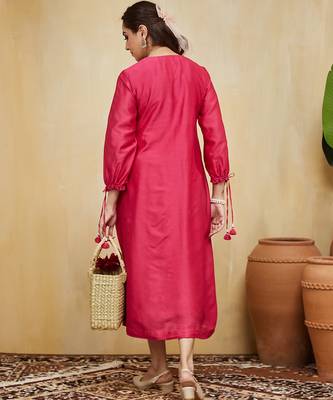 Pink plain chanderi kurti with handmade tassels 3