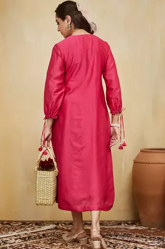 Pink plain chanderi kurti with handmade tassels