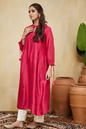 Pink plain chanderi kurti with handmade tassels