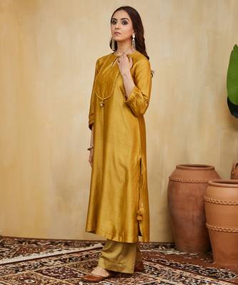 Mustard plain chanderi kurti with lace detail 1