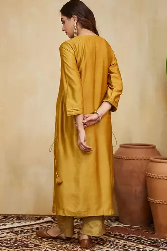 Mustard plain chanderi kurti with lace detail