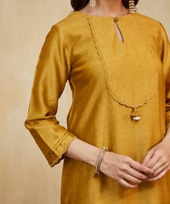 Mustard plain chanderi kurti with lace detail 5