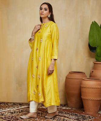 Pastel yellow floral embroidered chanderi kurti 4