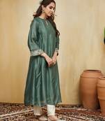 Green plain chanderi kurti with delicate embroidery