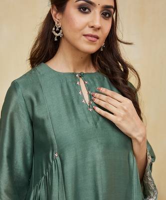 Green plain chanderi kurti with delicate embroidery 4