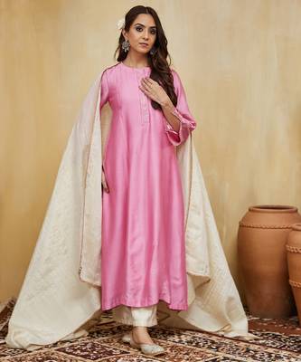 Pastel pink floral embroidered chanderi Kurta set 1