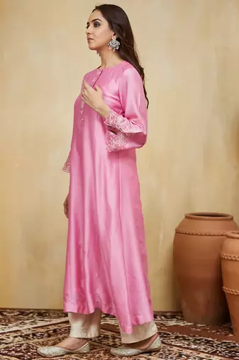 Pastel pink floral embroidered chanderi Kurta set
