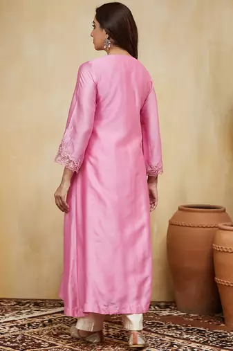Pastel pink floral embroidered chanderi Kurta set
