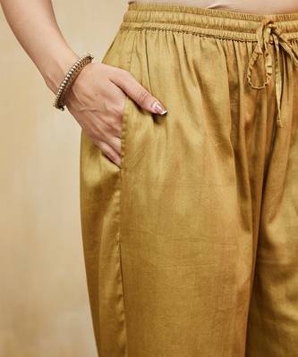 Mustard plain chanderi kurta with lace detail set 2