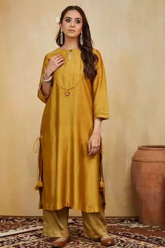 Mustard plain chanderi kurta with lace detail set