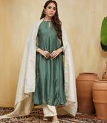 Green plain chanderi with delicate embroidery Kurta set