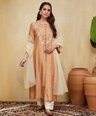 Peach floral embroidered chanderi kurta set 1