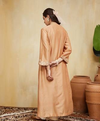 Peach floral embroidered chanderi kurta set 2