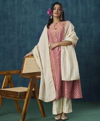 Pink zari booti with lace detail kurta set 1