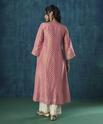 Pink zari booti with lace detail kurta set 5