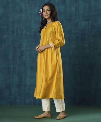 Yellow flowy plain chanderi kurta set 2
